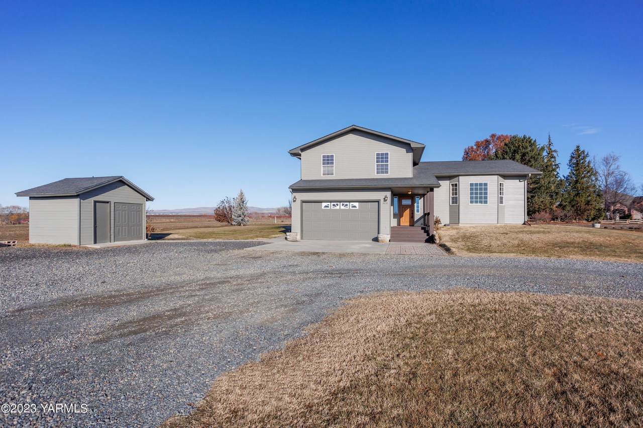 2231 Arrowsmith Rd - Photo 1