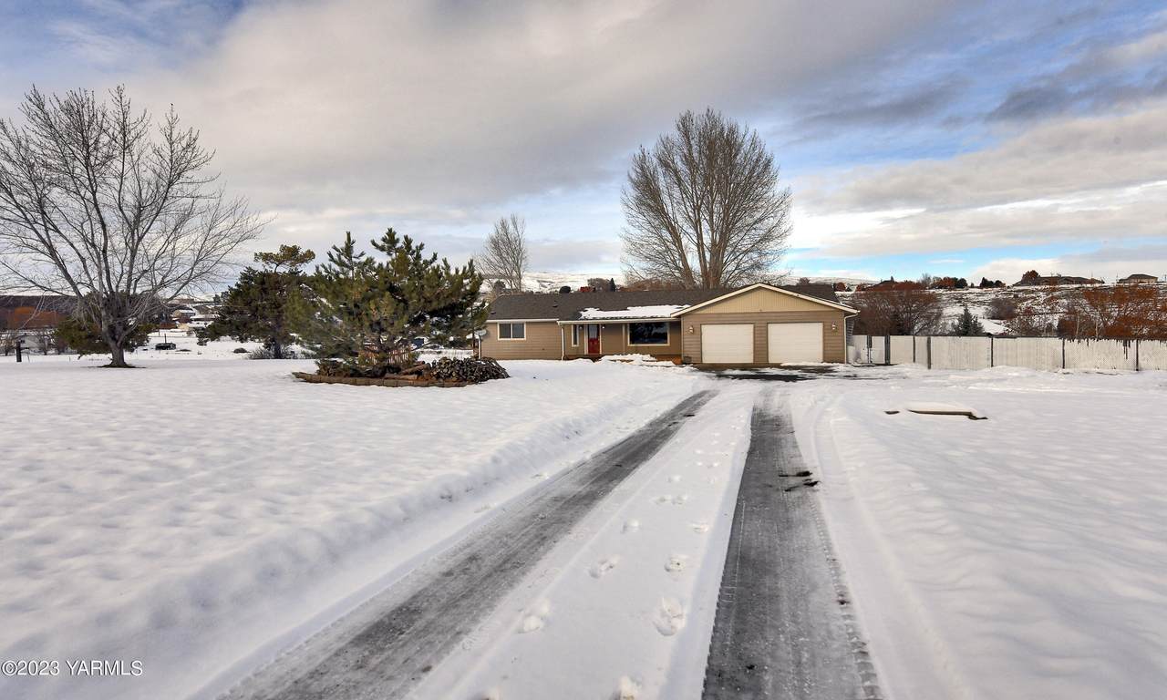 241 Knoll Rd - Photo 1