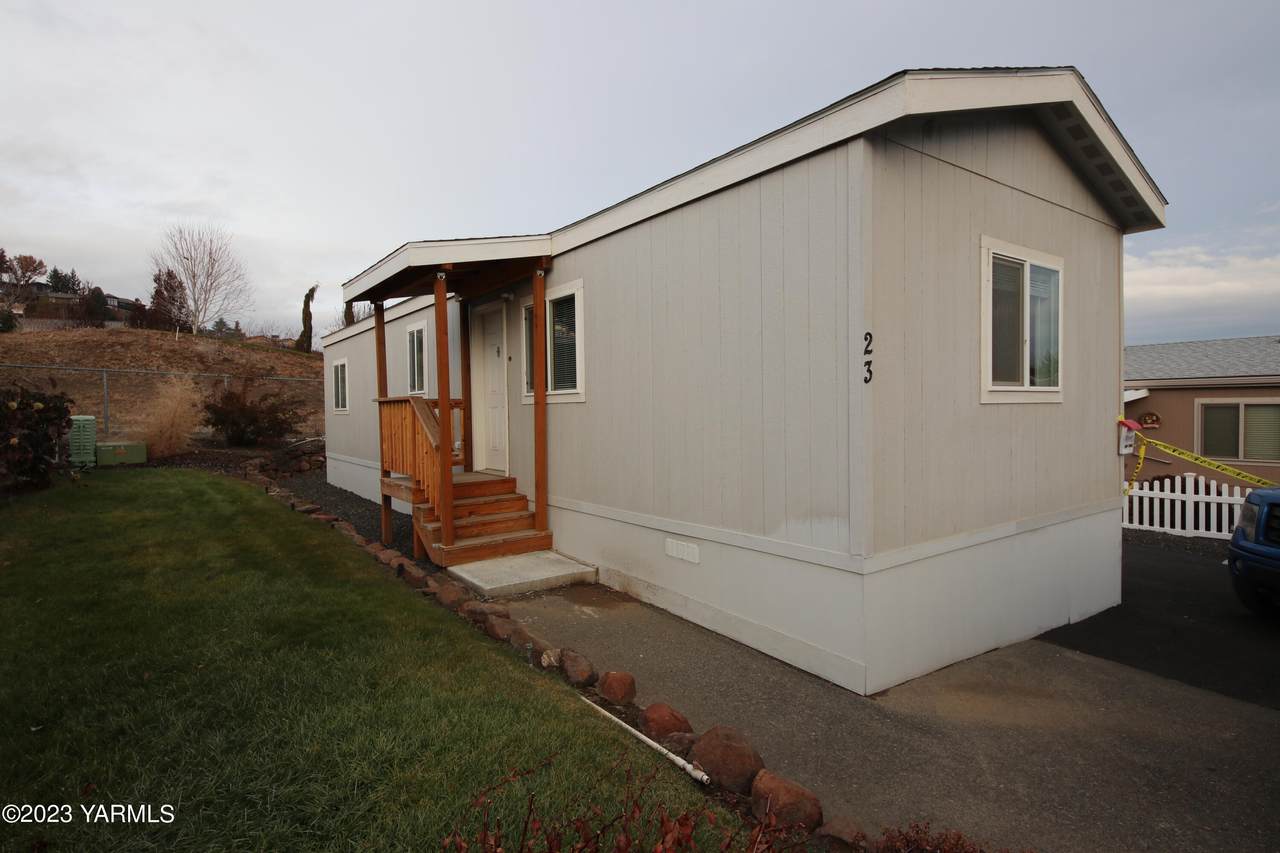 802 40th Ave - Photo 1
