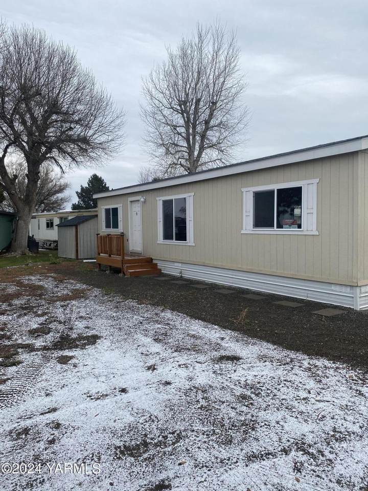 2900 Canyon Rd - Photo 1