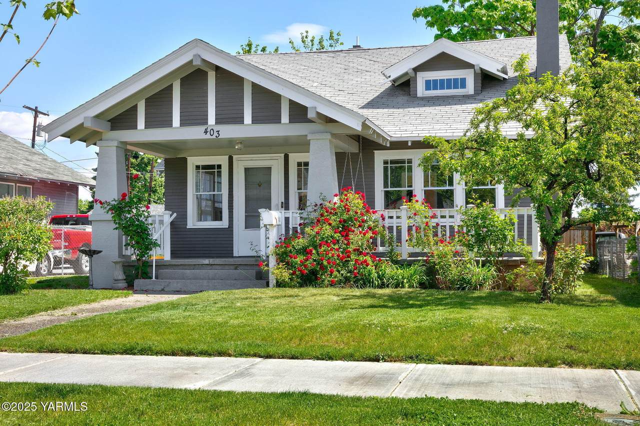 403 9th Ave - Photo 1