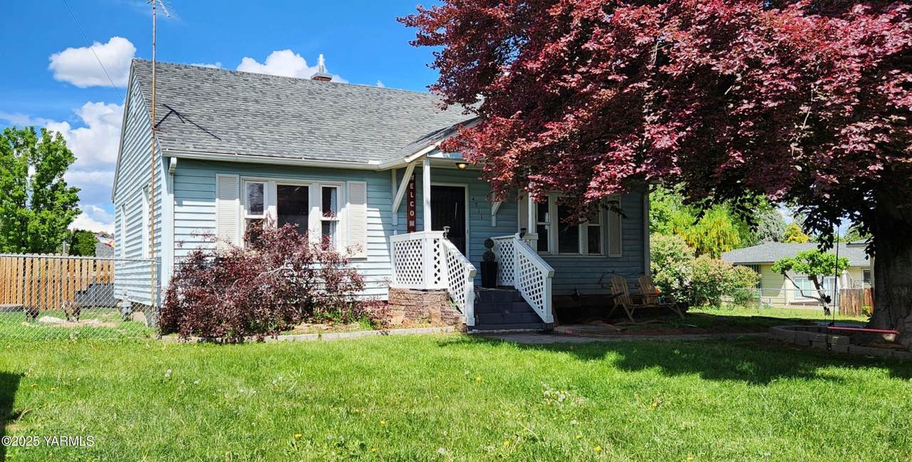 4511 Englewood Ave Ave - Photo 1