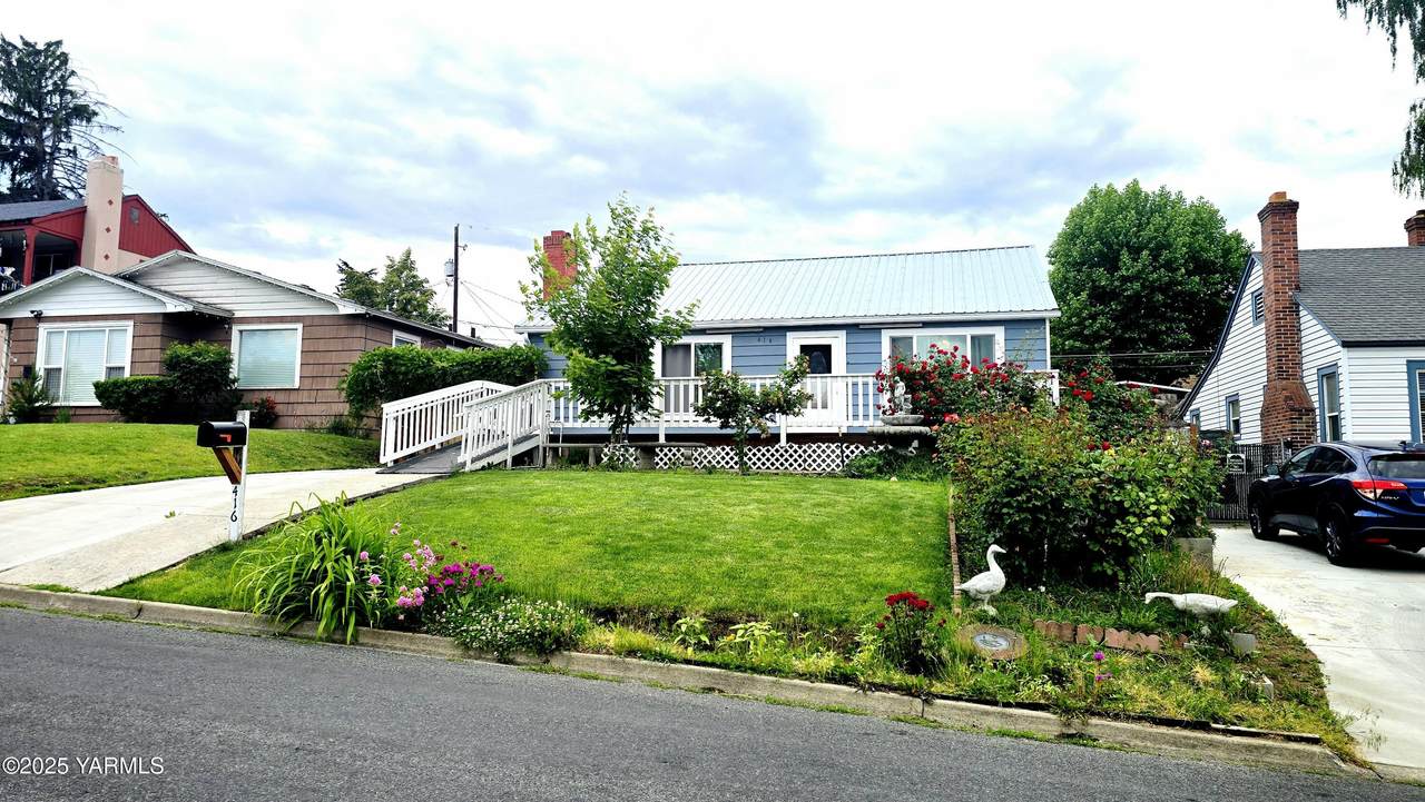 416 26th Ave Ave - Photo 1