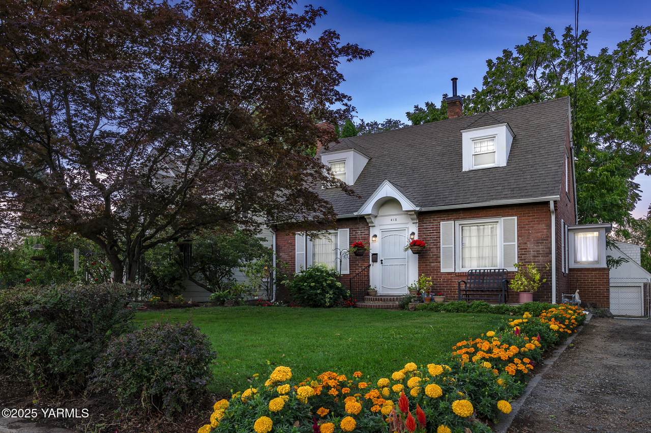 418 32nd Ave - Photo 1