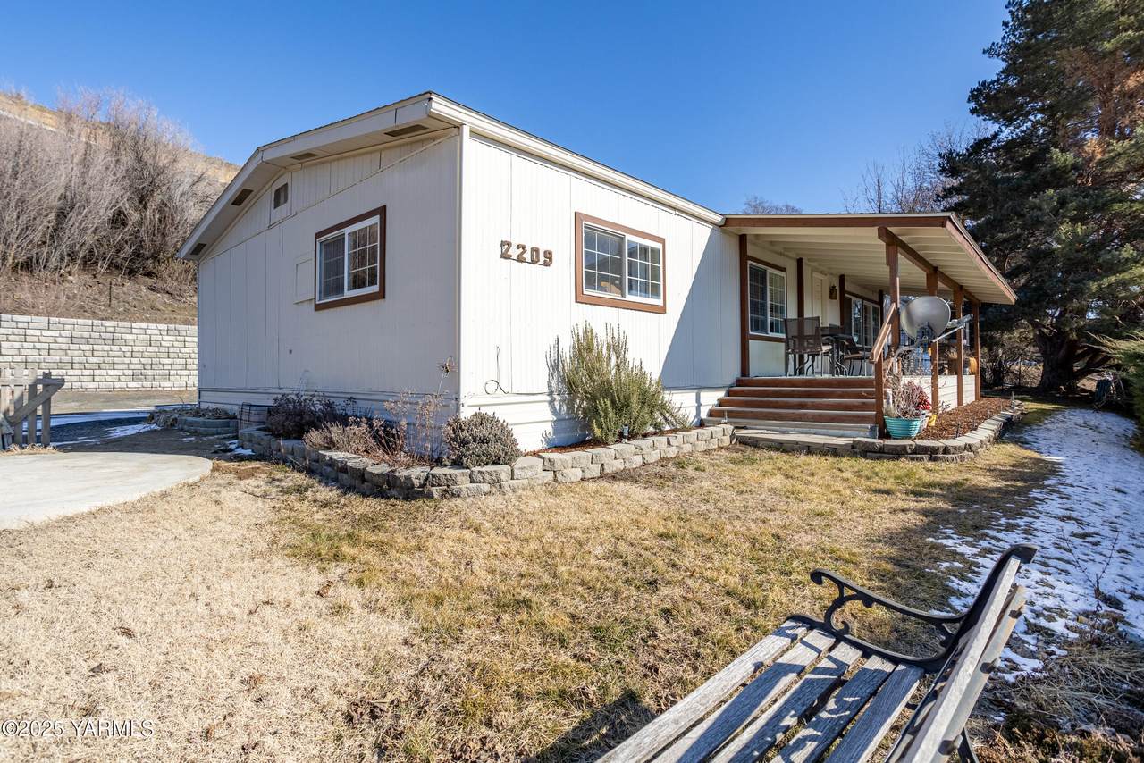 2209 Rest Haven Rd - Photo 1