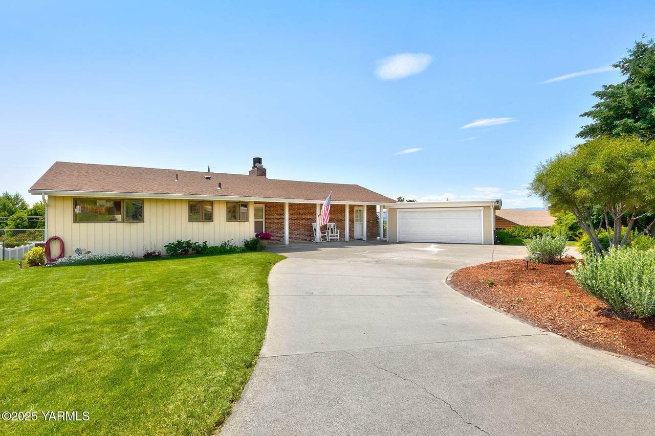 5306 Douglas Dr - Photo 1
