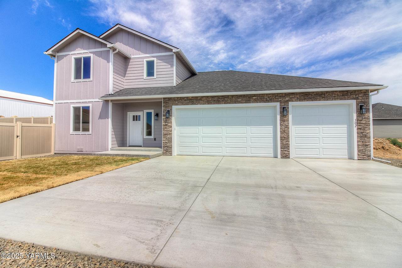 302 90th Ave - Photo 1