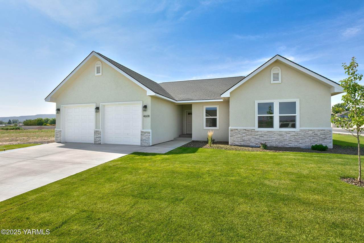 4608 Larch Ave - Photo 1