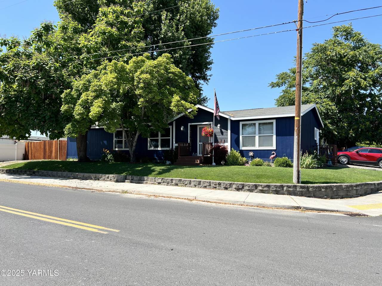 307 Carlsonia Ave - Photo 1