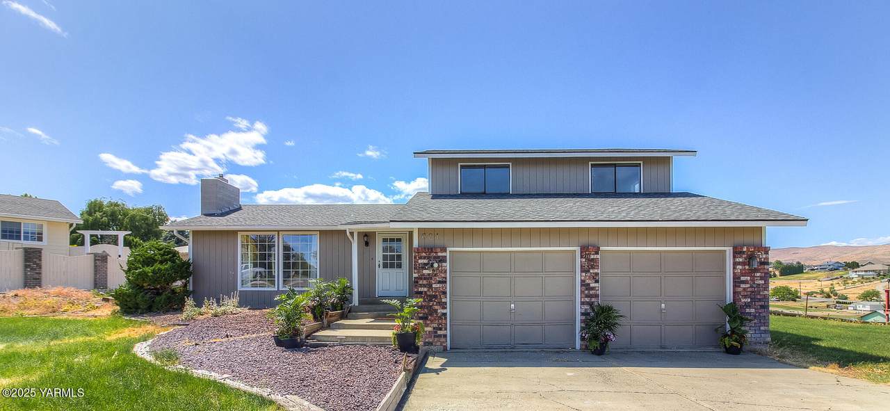 604 119th Ave - Photo 1