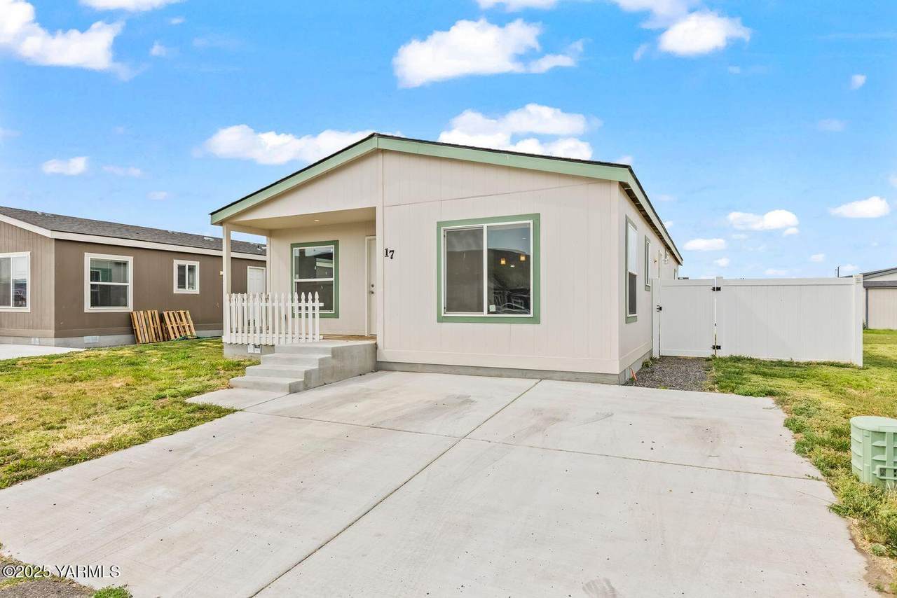 2802 5th Ave - Photo 1