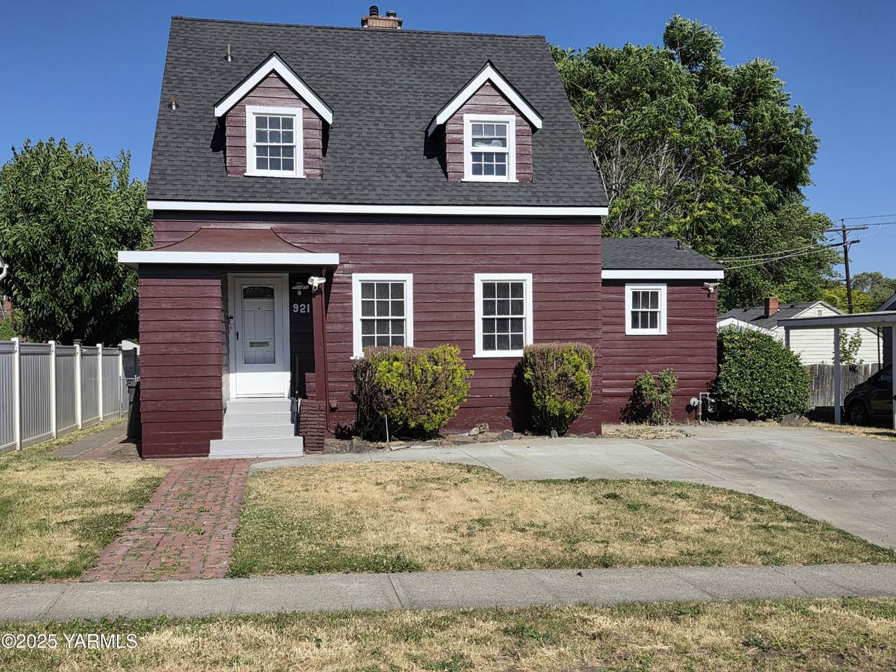 921 19th Ave - Photo 1