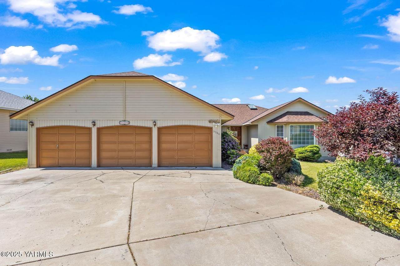 5304 Channel Dr - Photo 1
