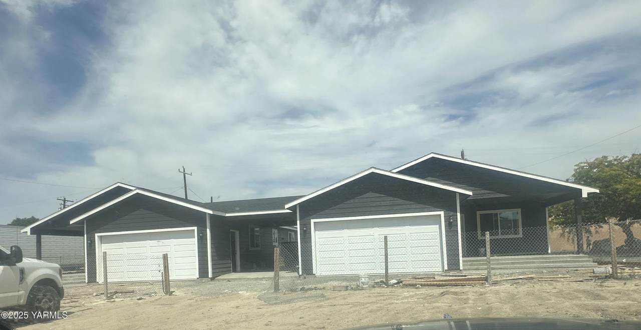 513 Front St - Photo 1