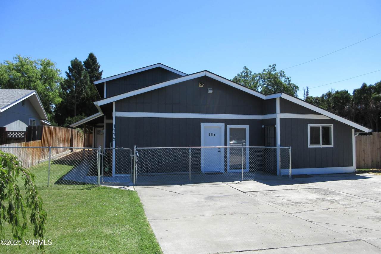 1115 34th Ave - Photo 1