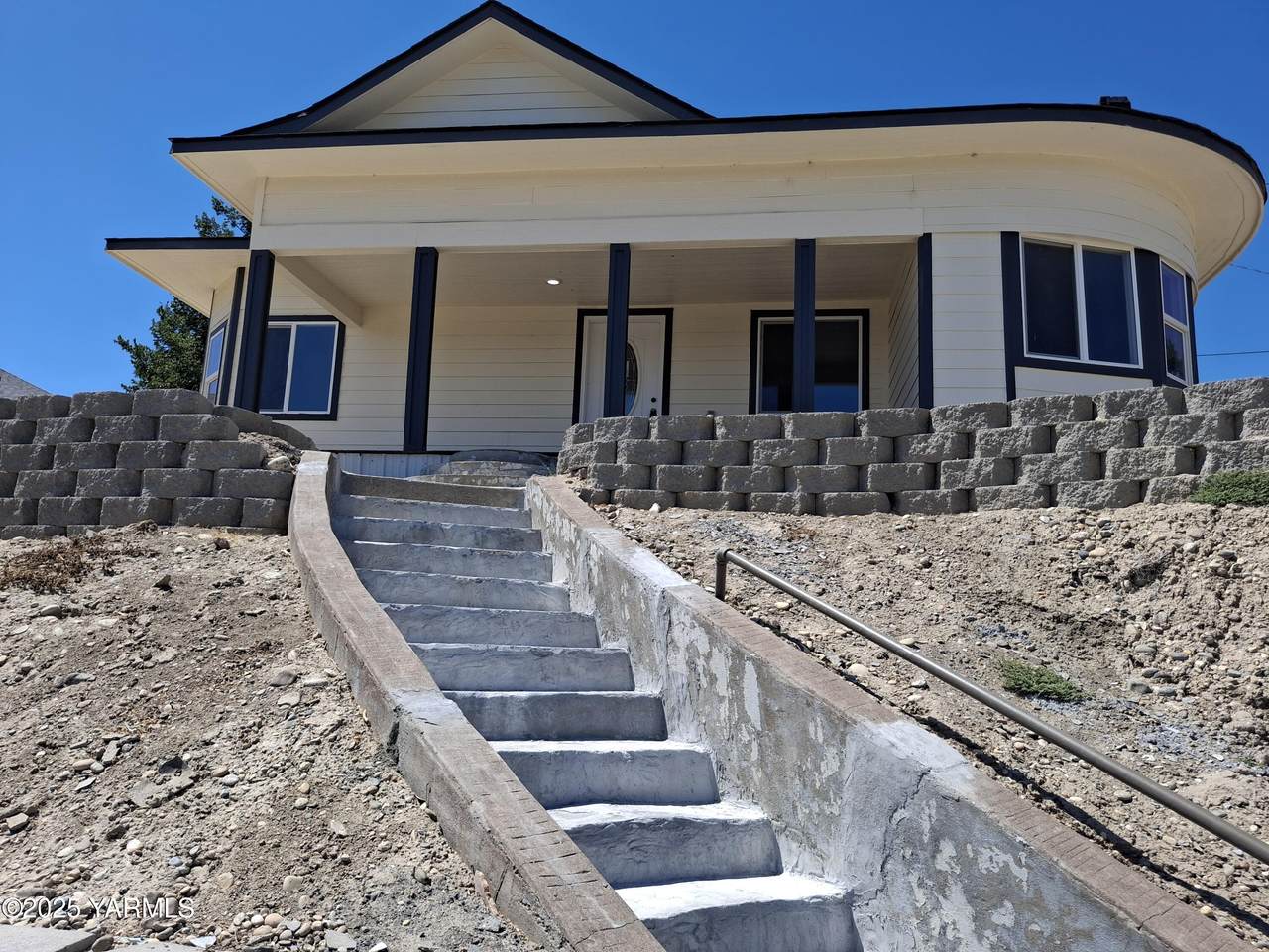 805 Crescent Ave - Photo 1