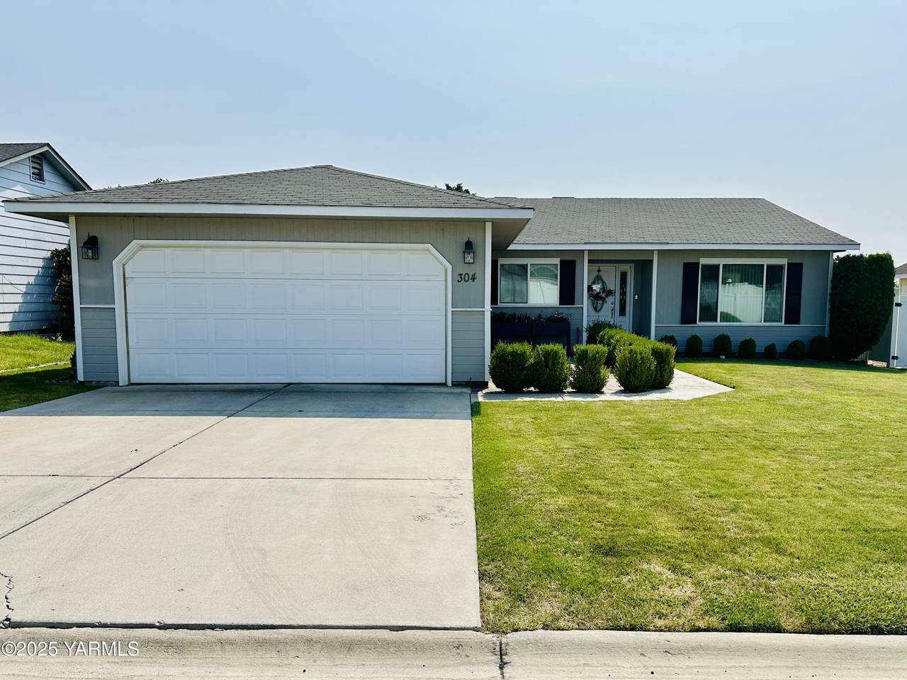 304 76th Ave - Photo 1