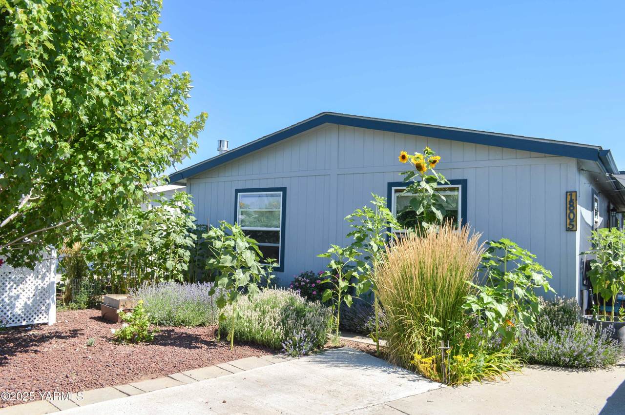 1805 70th Ave - Photo 1