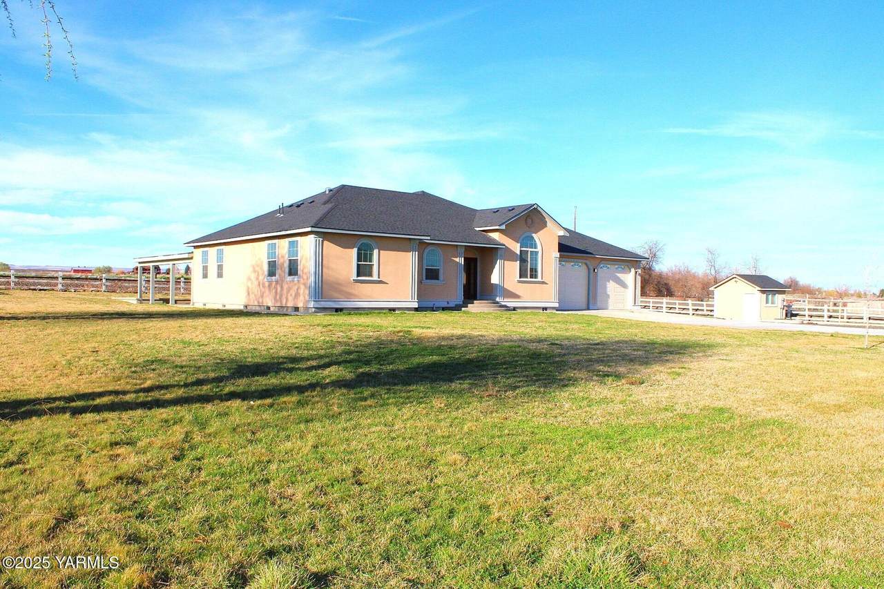 10002 Wamba Rd - Photo 1
