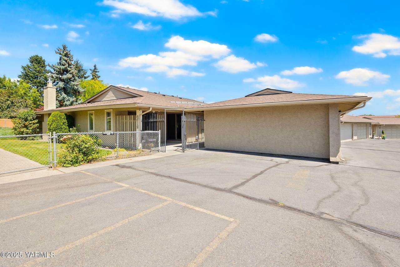 4912 Madera Way - Photo 1