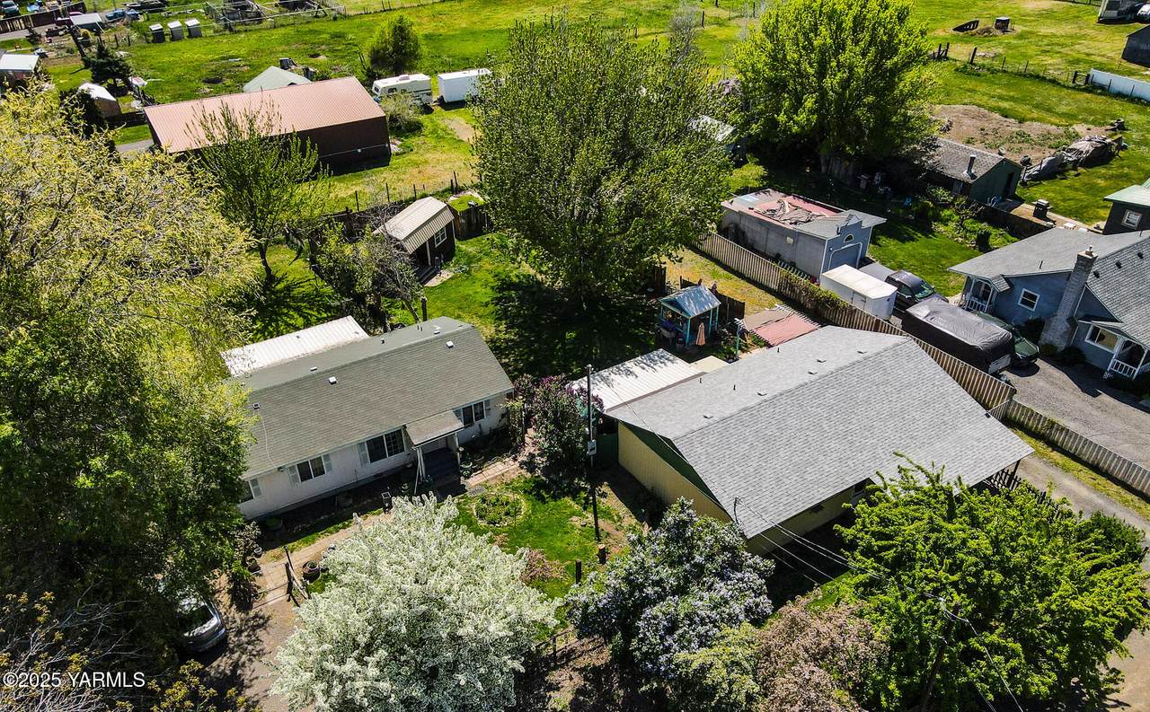 10608 Hackett Rd - Photo 1