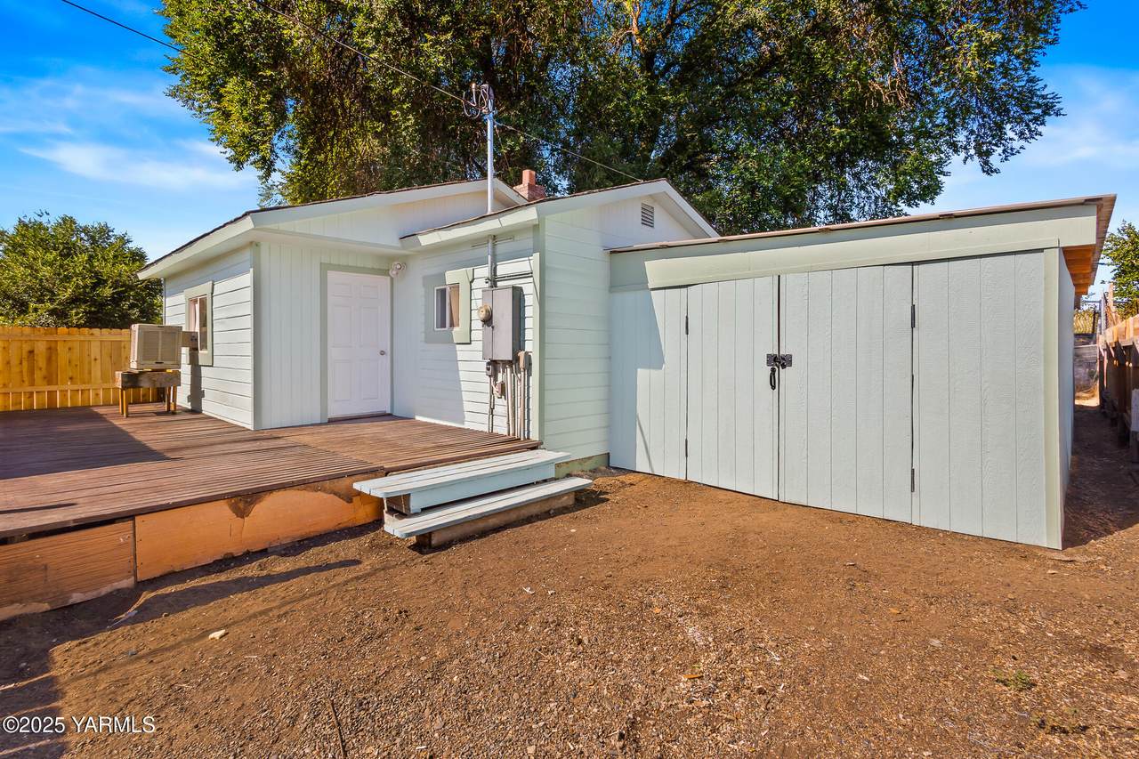 604 Keys Rd - Photo 1
