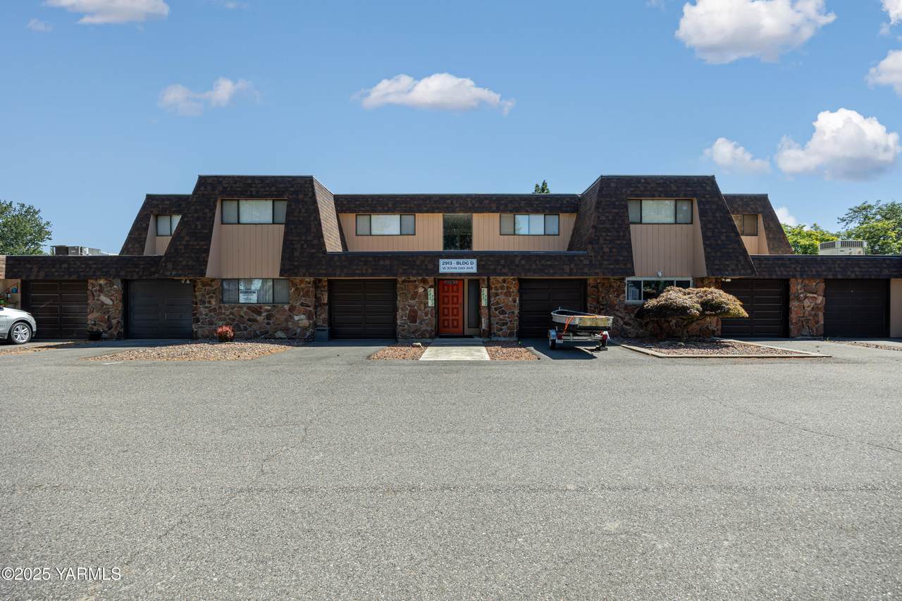 2913 John Day Ave - Photo 1