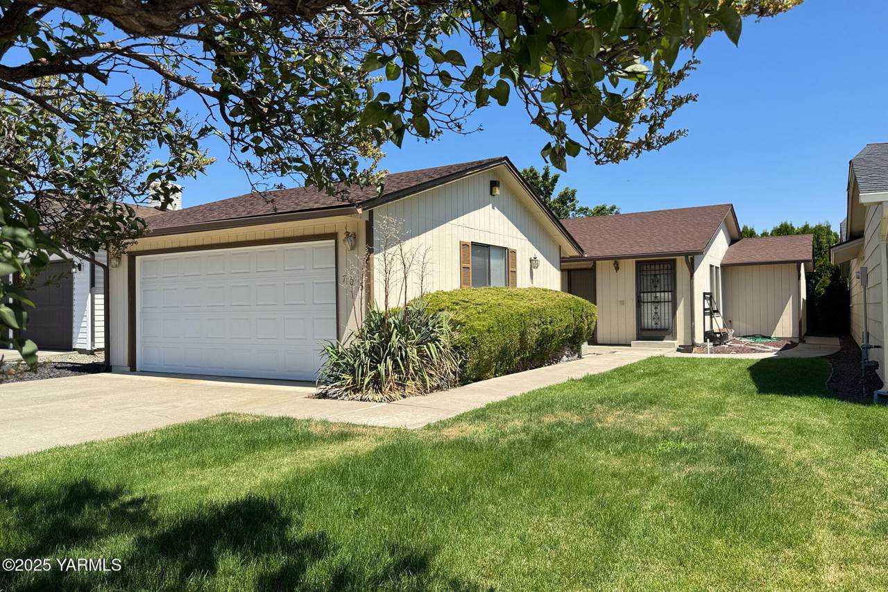 705 Leann Pl - Photo 1