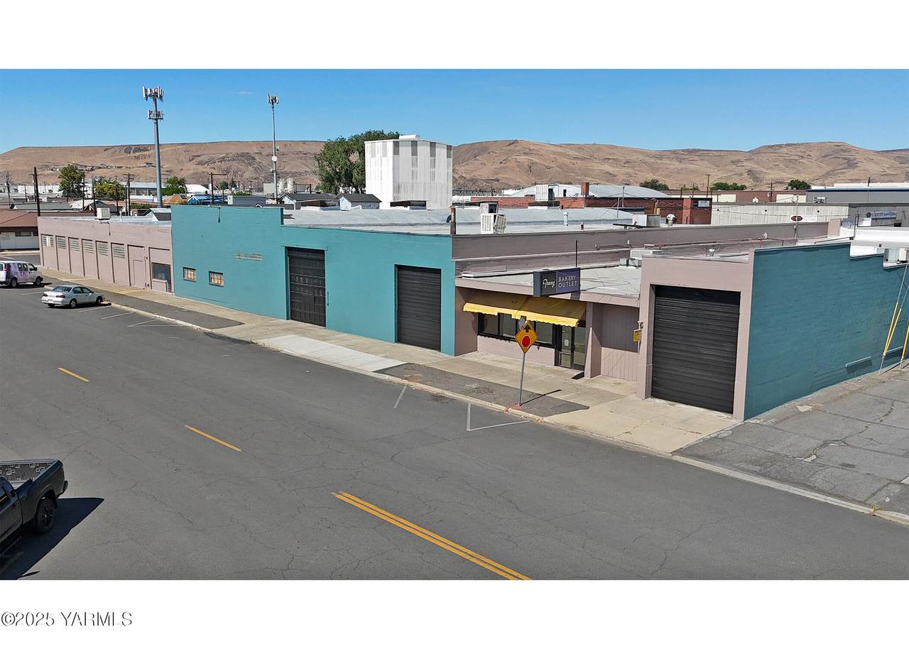 31 4th Ave - Photo 1