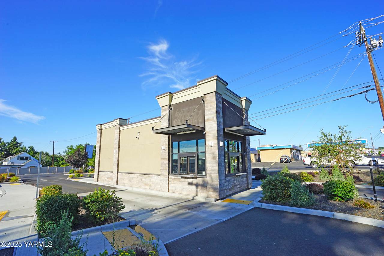115 56th Ave - Photo 1