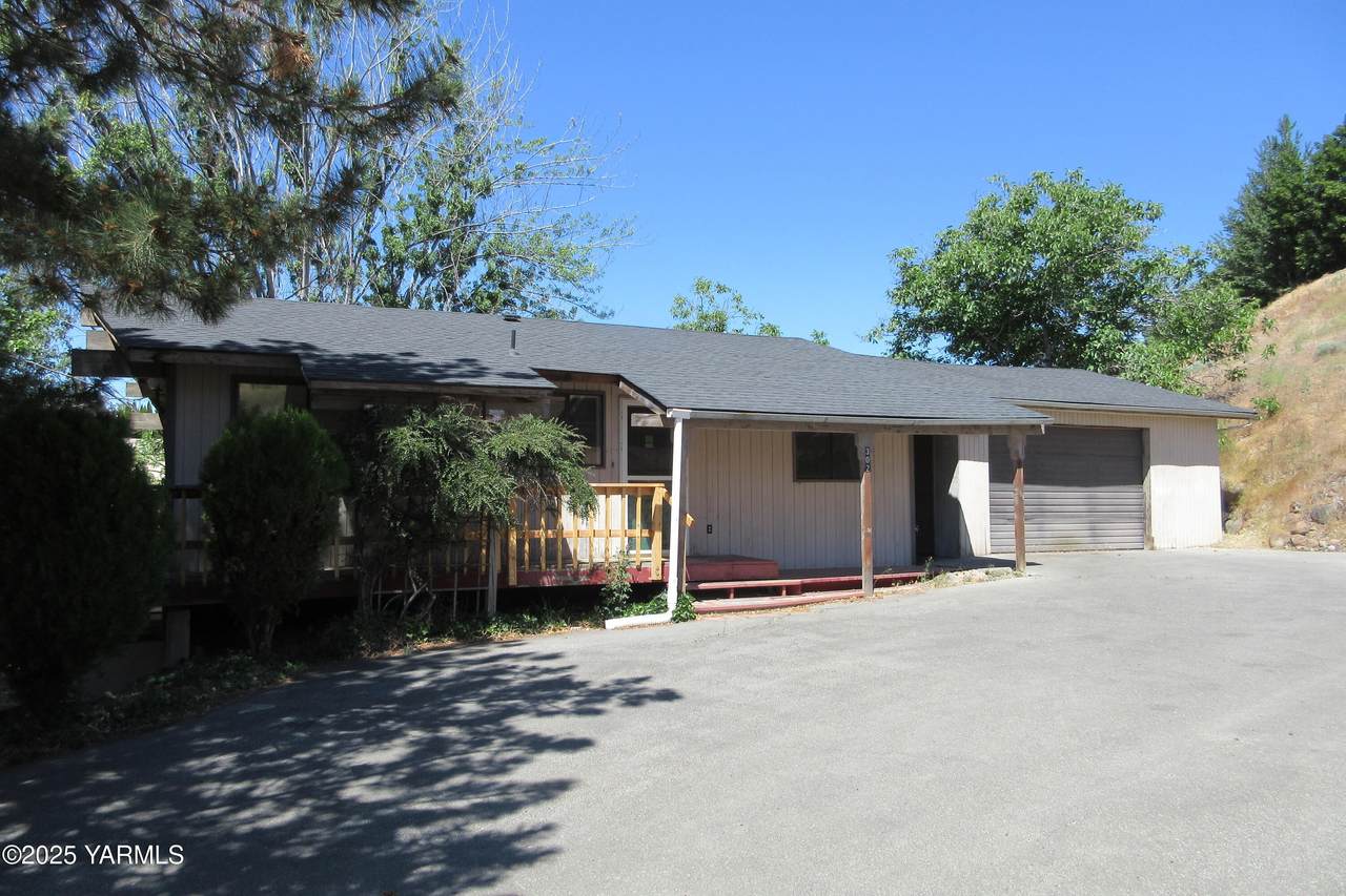 302 82nd Ave - Photo 1