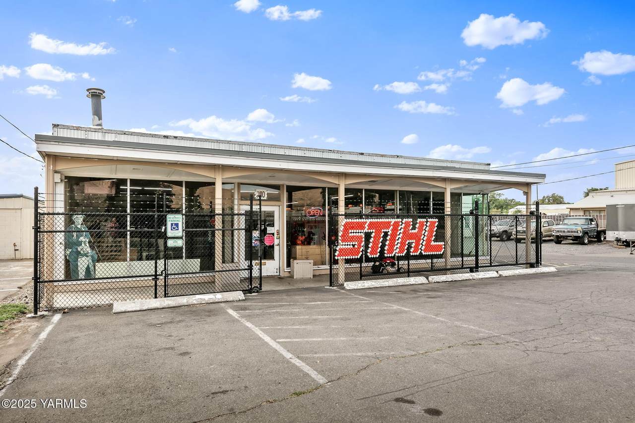 2110 Fruitvale Blvd - Photo 1