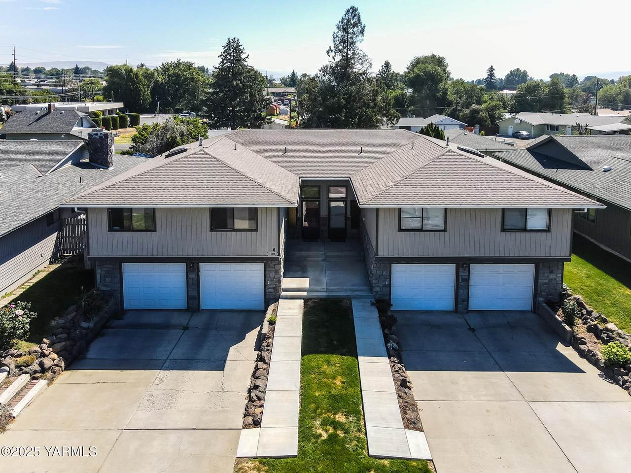 1105 43rd Ave - Photo 1