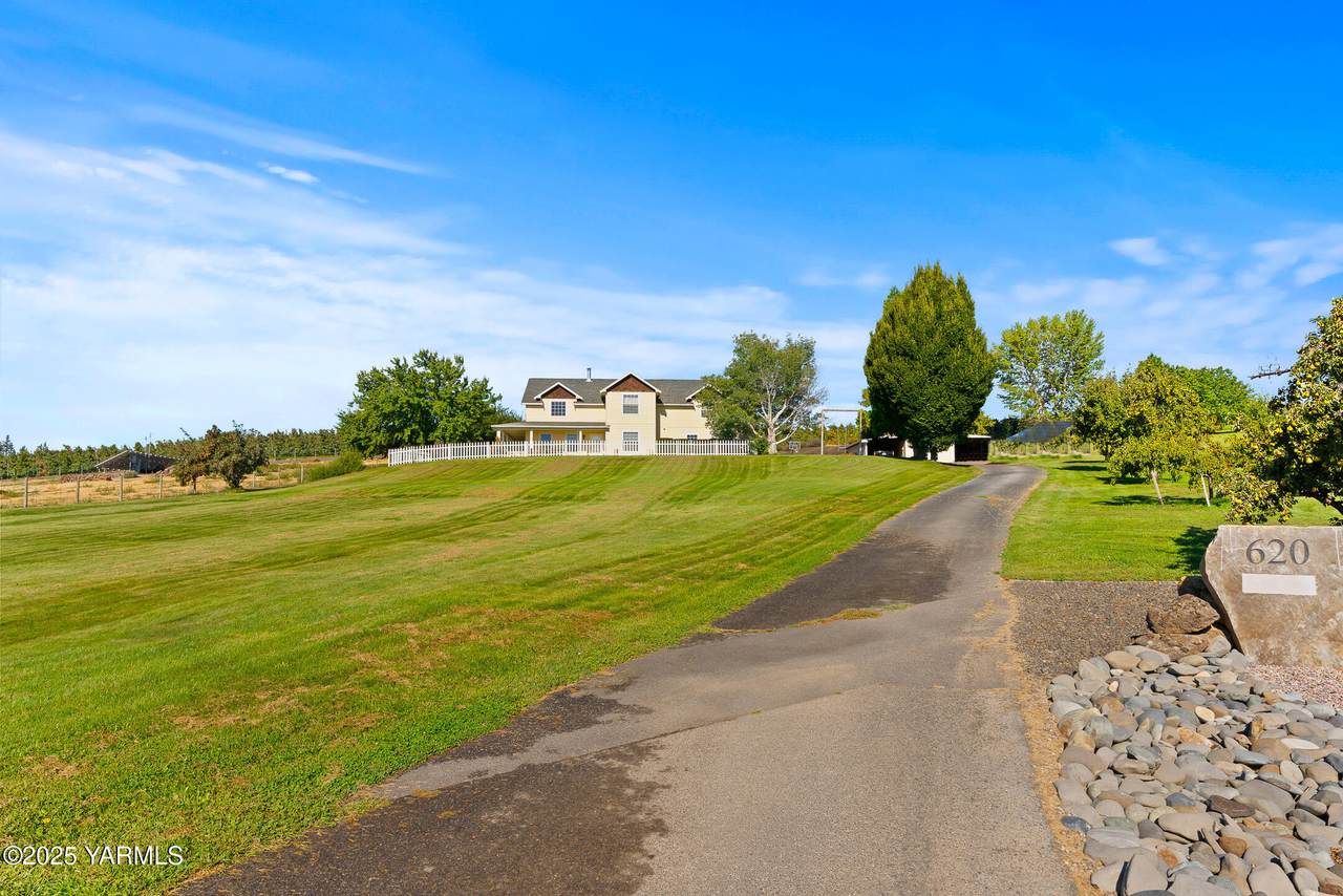 620 Tibbling Rd - Photo 1