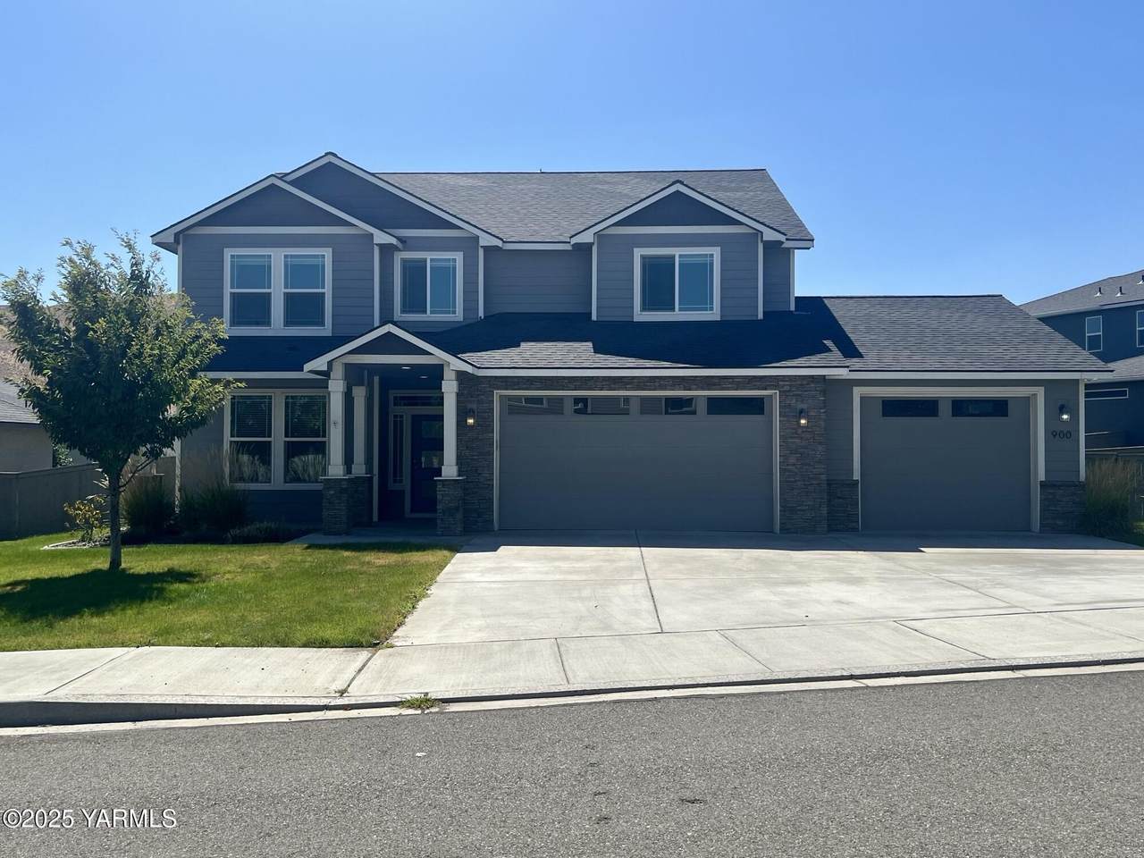 900 Cayuse Dr - Photo 1