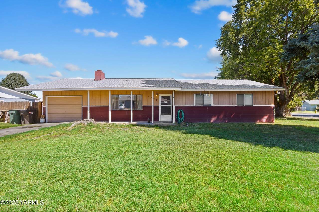 1007 79th Ave - Photo 1