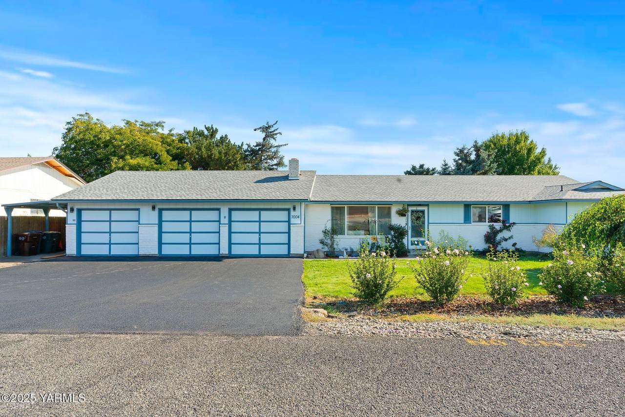 7004 Yakima Ave - Photo 1