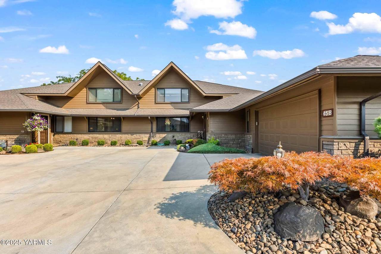 101 48th Ave - Photo 1