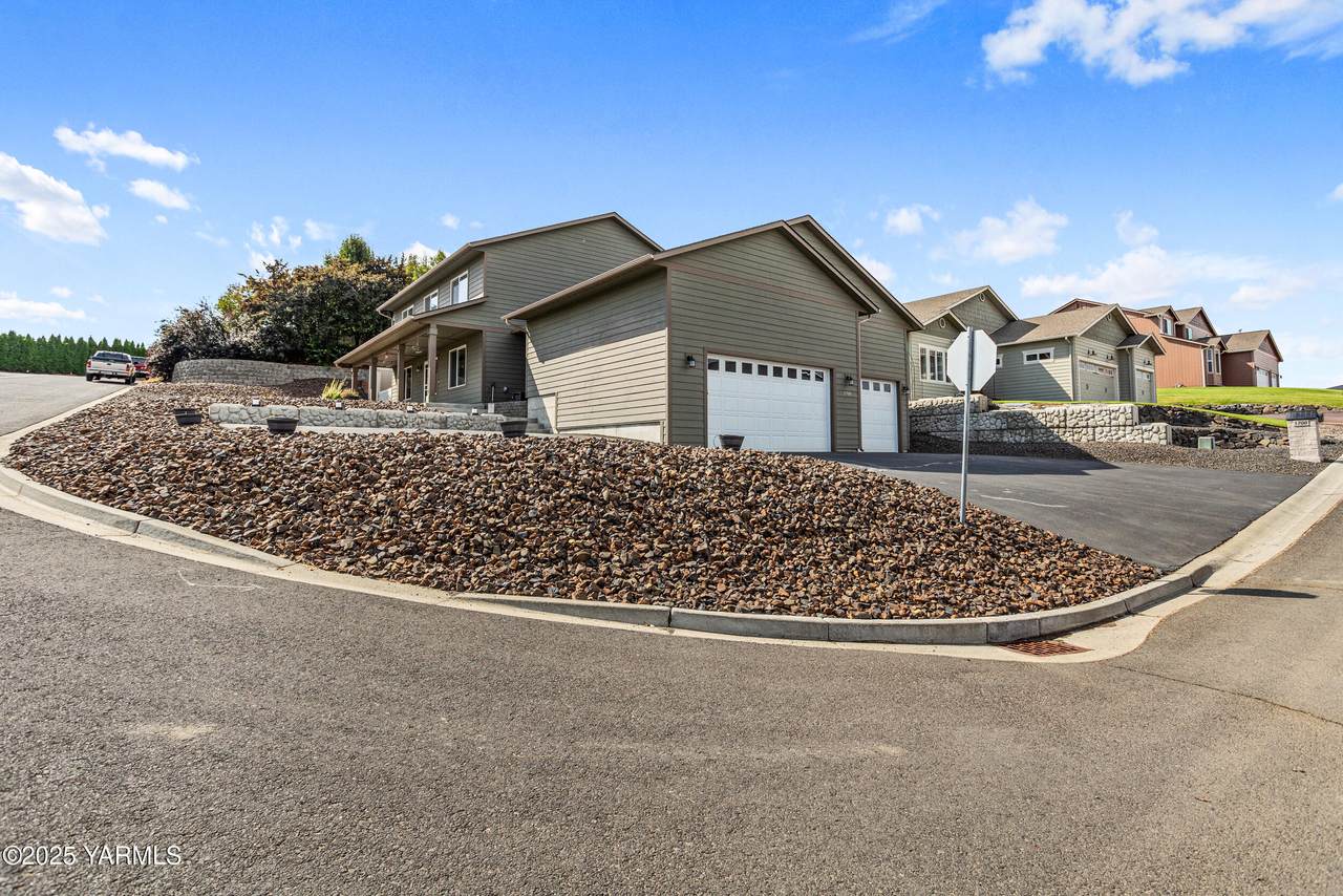 1700 First Ave - Photo 1