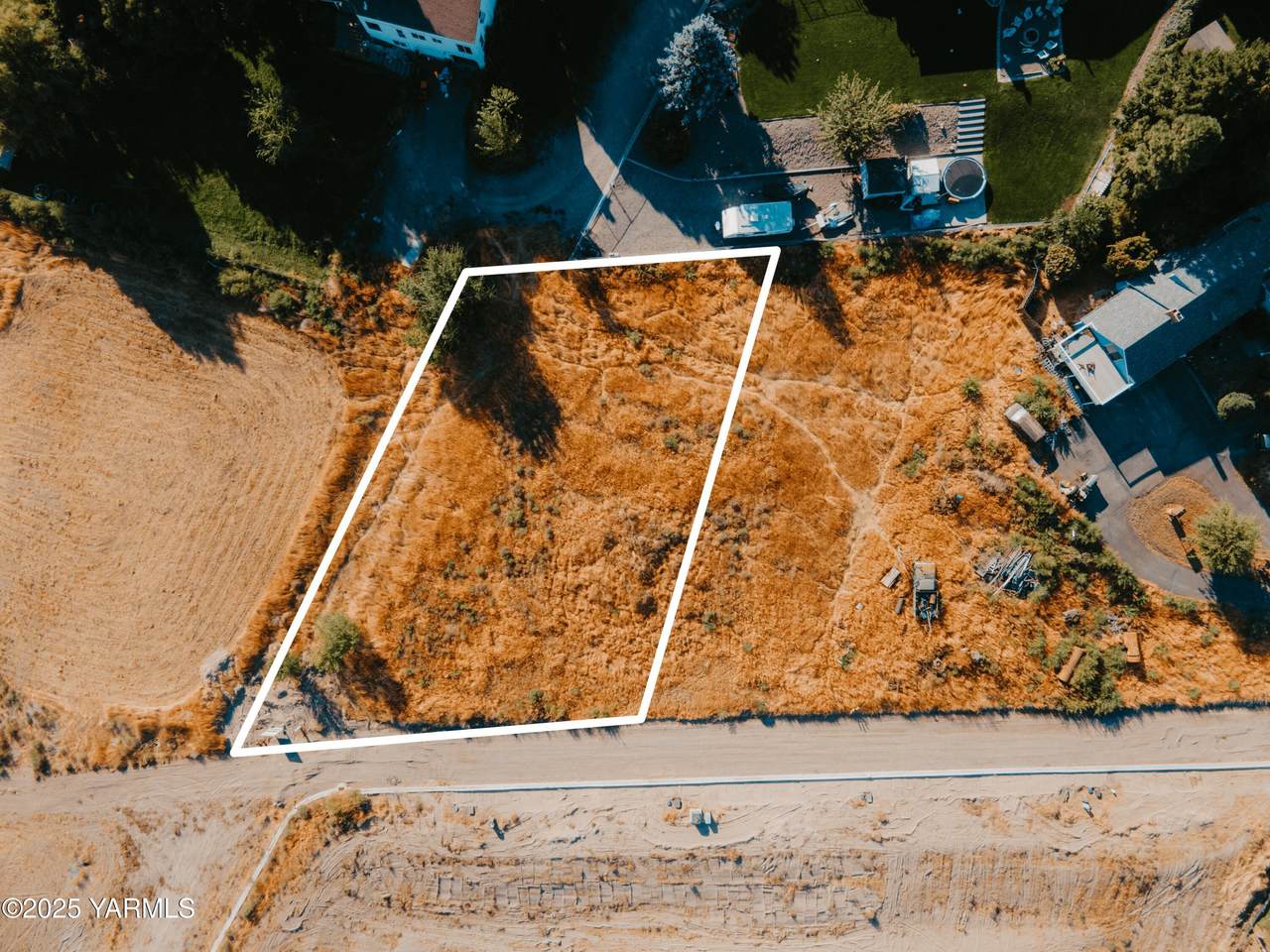 829 Vine Ave - Photo 1