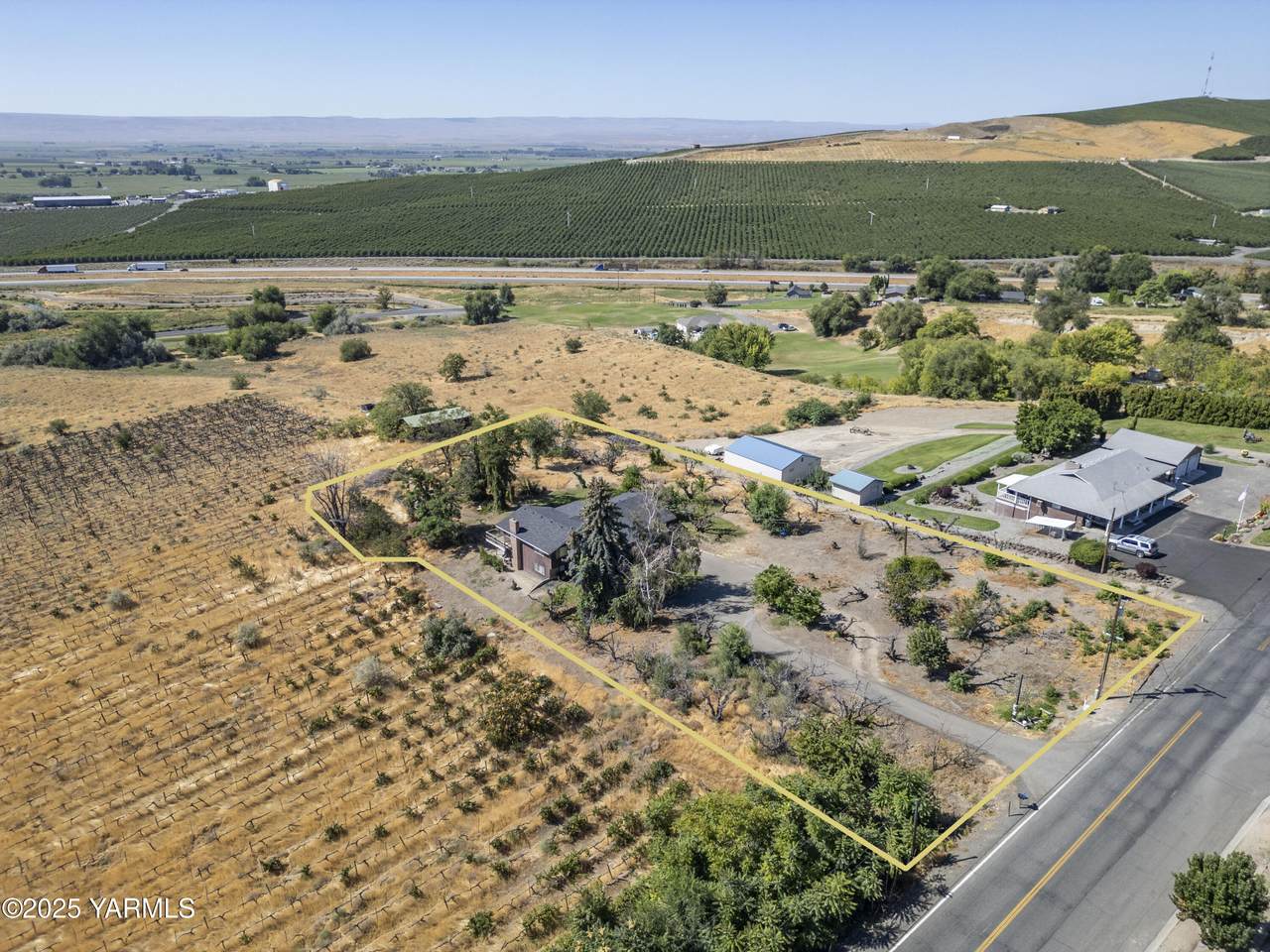 1381 Riverside Ave - Photo 1