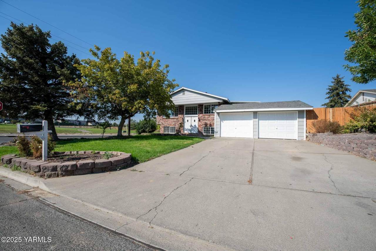 4711 Carol Ave - Photo 1