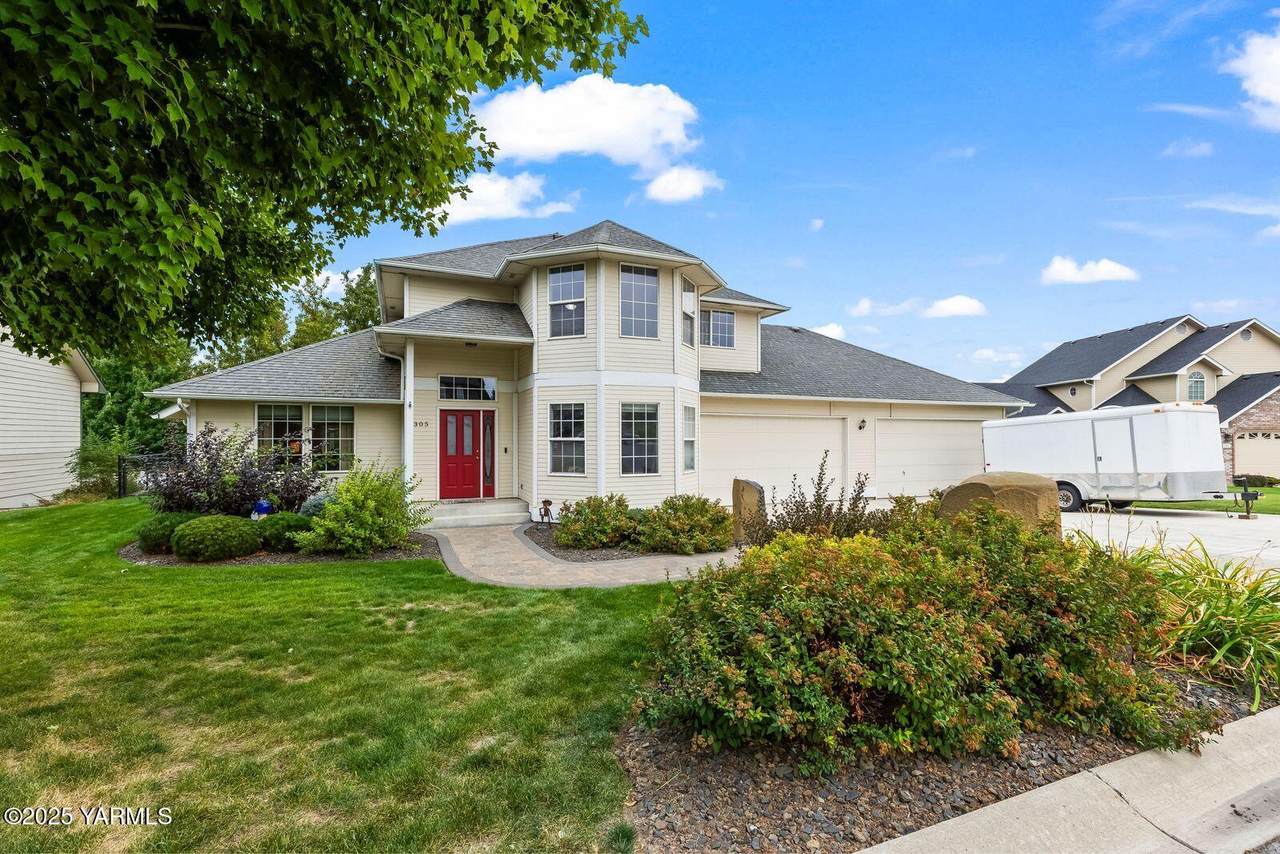 305 Crawford Ln - Photo 1