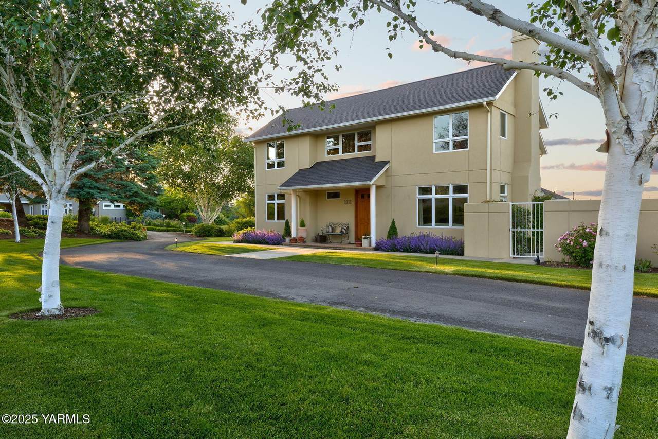 1011 79th Ave - Photo 1