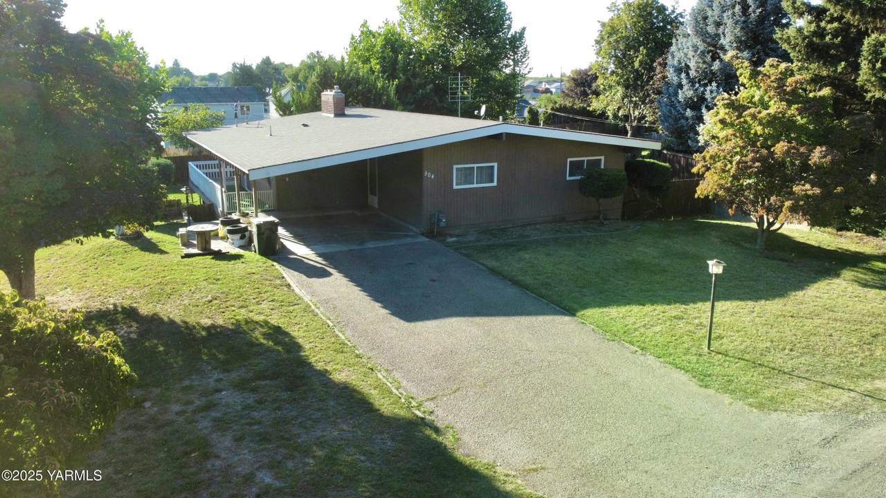 504 Hedrick Pl - Photo 1