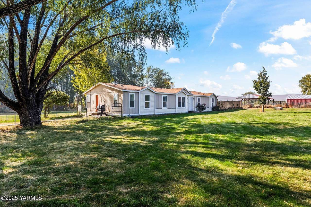 1306 Thompson Rd - Photo 1