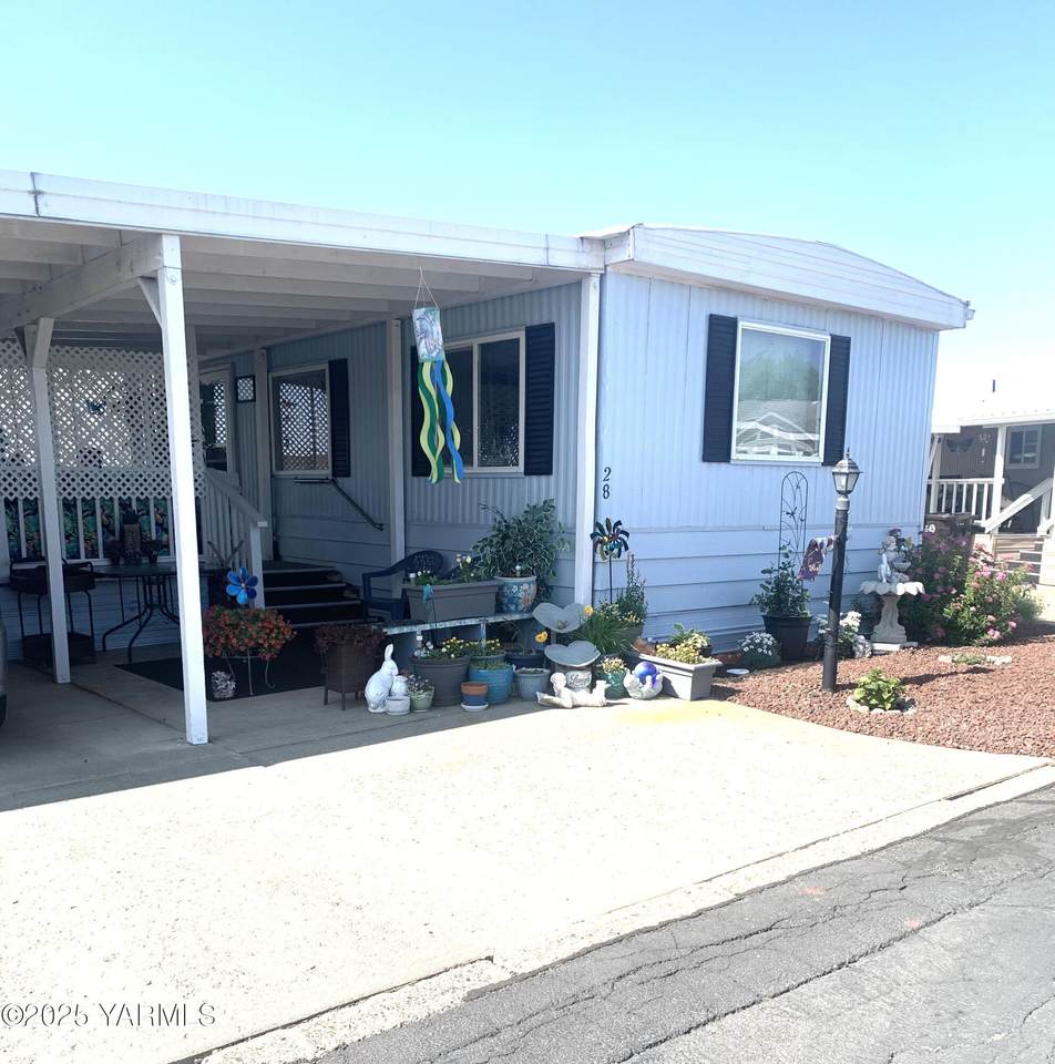 18 Washington Ave - Photo 1