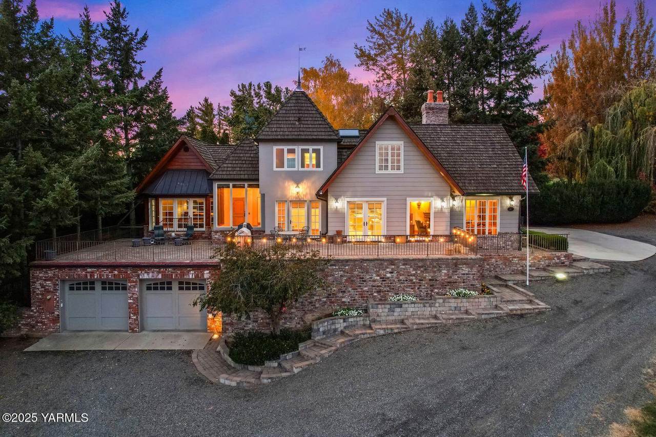 901 66th Ave - Photo 1