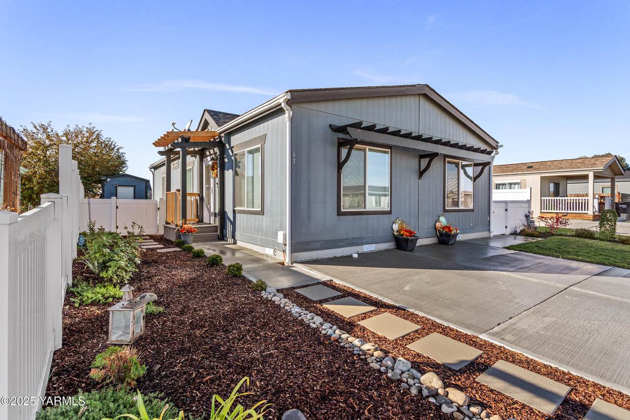 2802 5th Ave - Photo 1