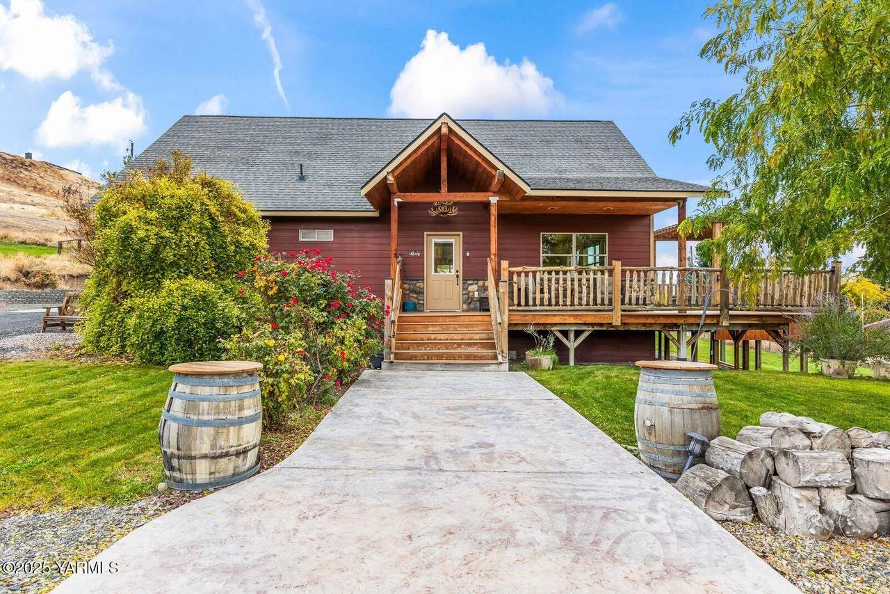 233 Tibbling Rd - Photo 1